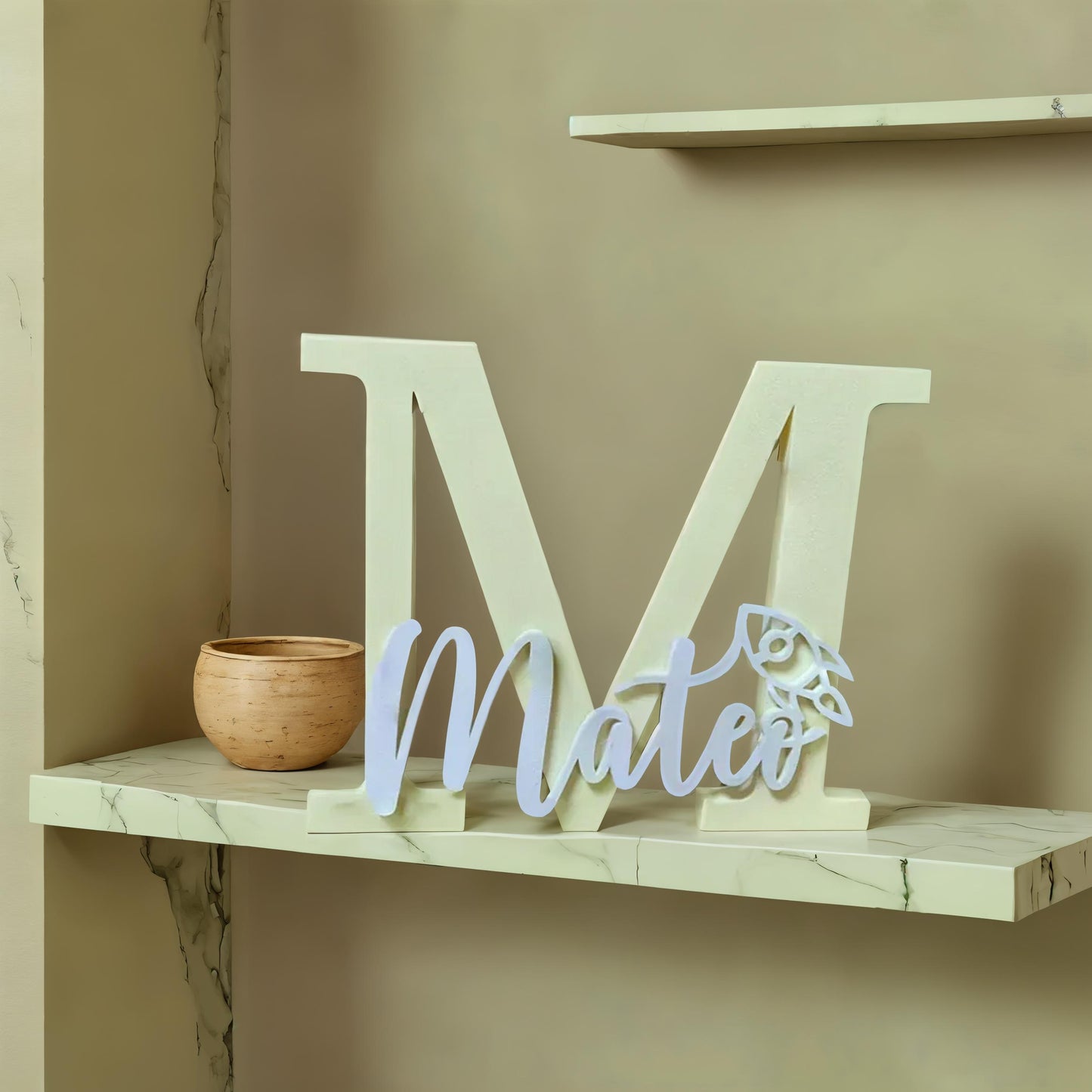 Inicial Decorativa con Emblema